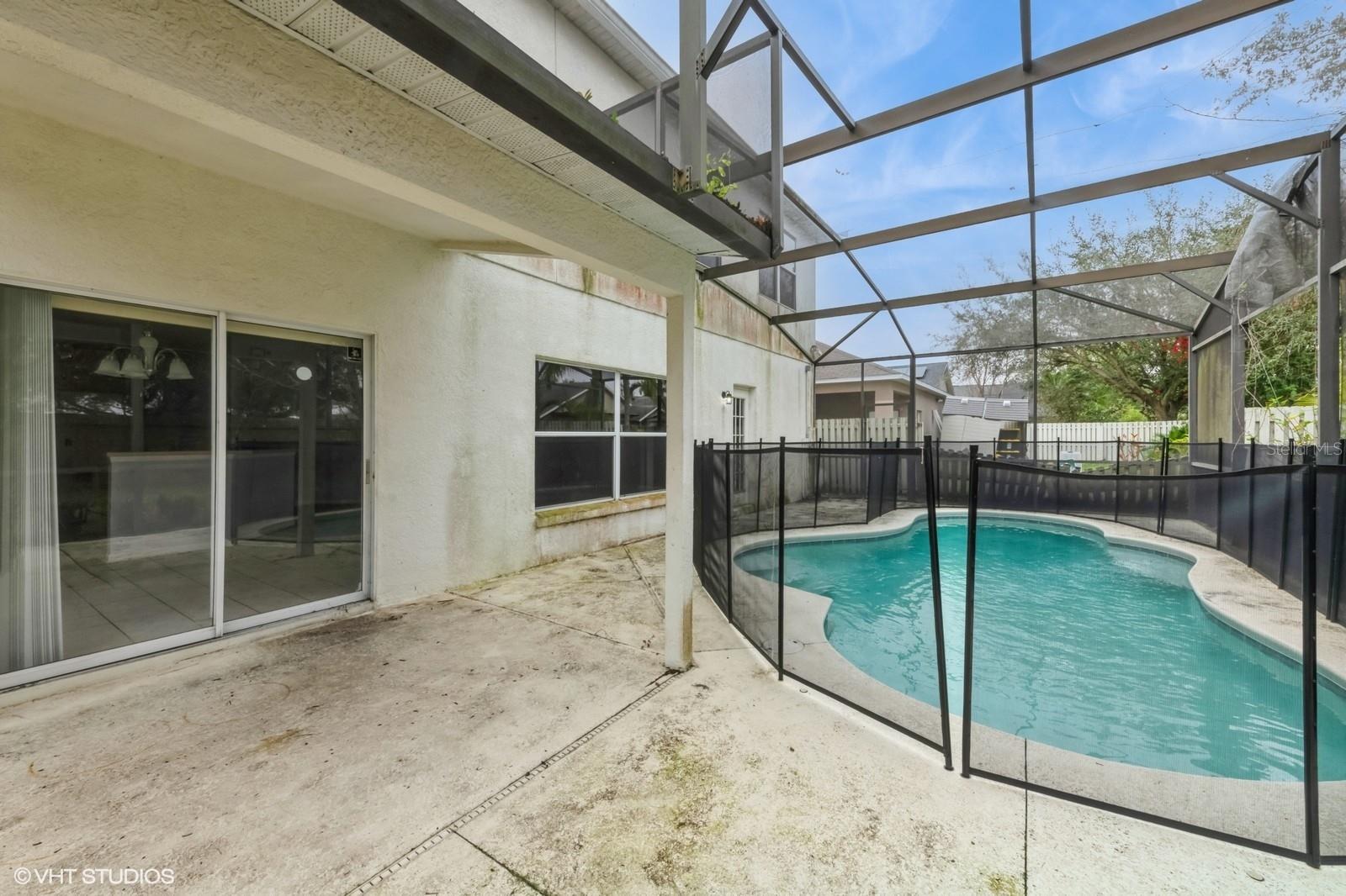 8476 LAKE AMHURST TRL