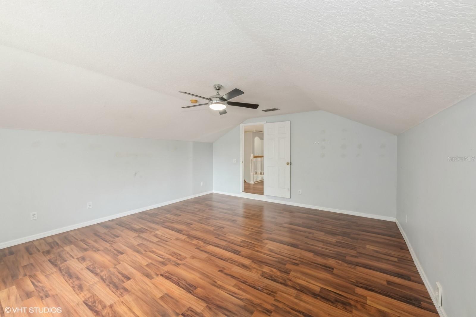 8476 LAKE AMHURST TRL