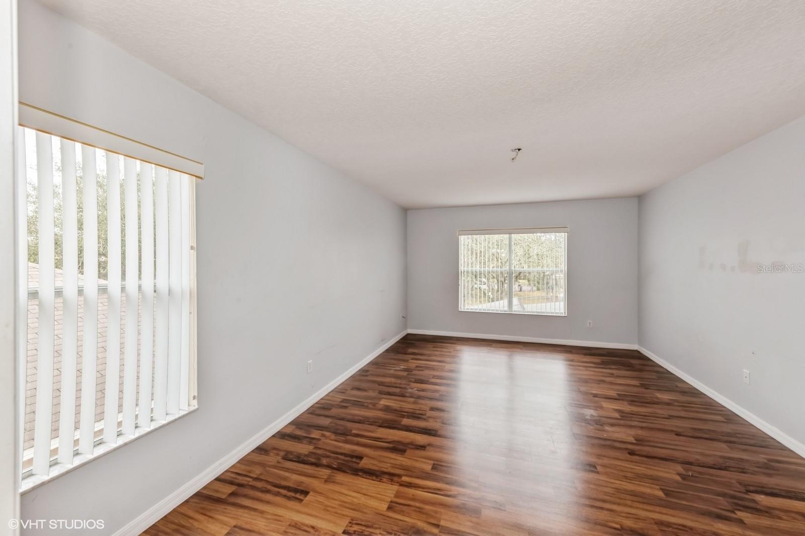 8476 LAKE AMHURST TRL
