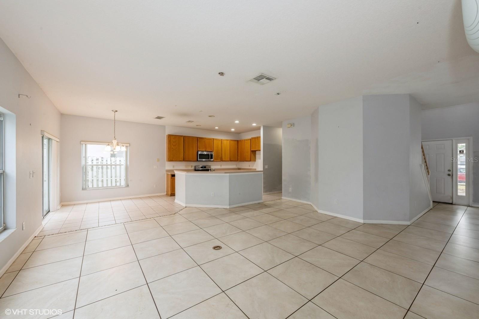 8476 LAKE AMHURST TRL