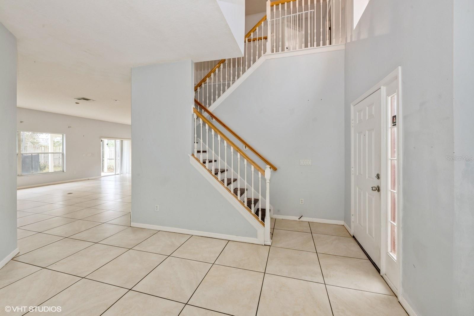 8476 LAKE AMHURST TRL