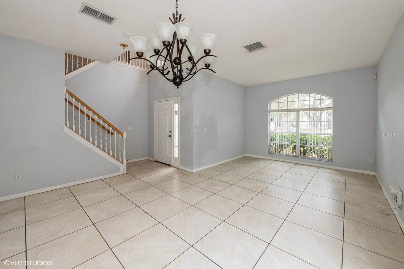 8476 LAKE AMHURST TRL
