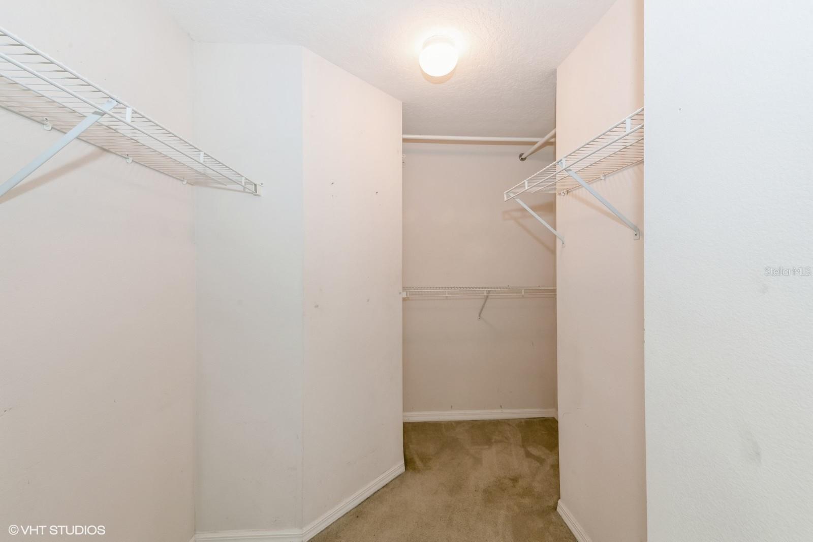 8476 LAKE AMHURST TRL