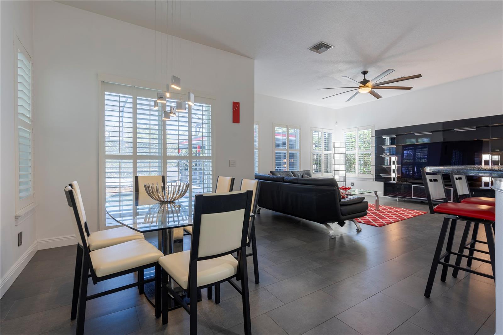 1910 LAKE ROBERTS LANDING DR