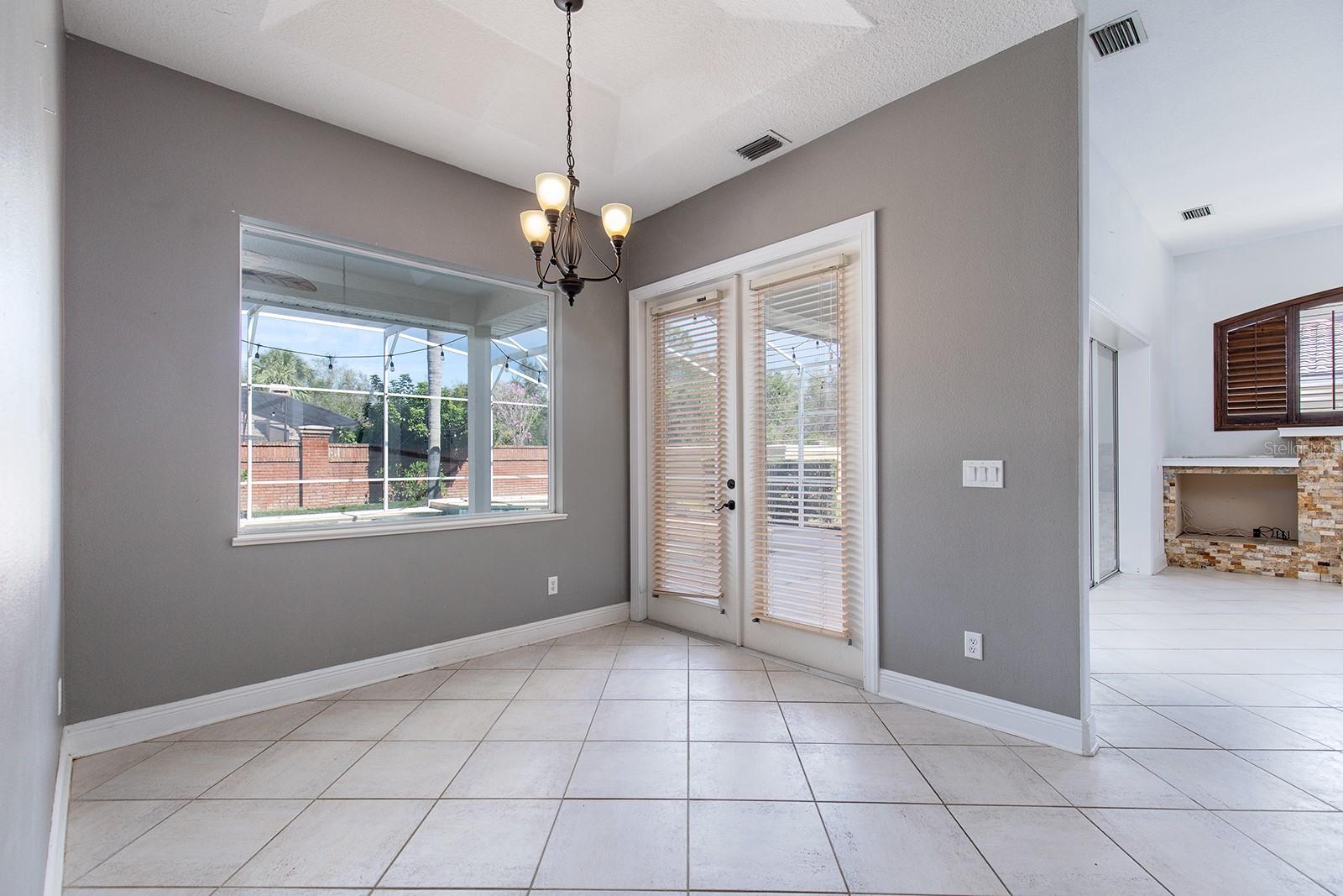 8661 CRESTGATE CIR
