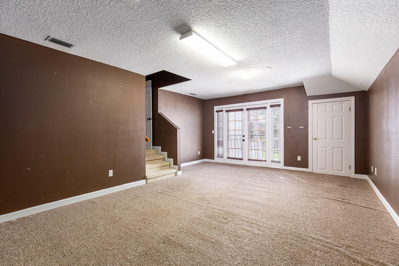 8661 CRESTGATE CIR