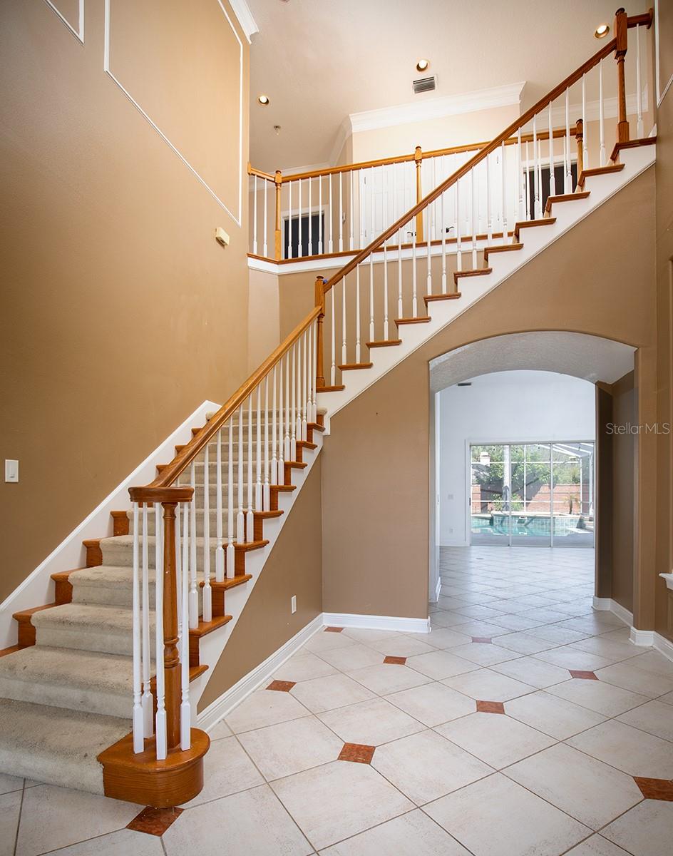 8661 CRESTGATE CIR