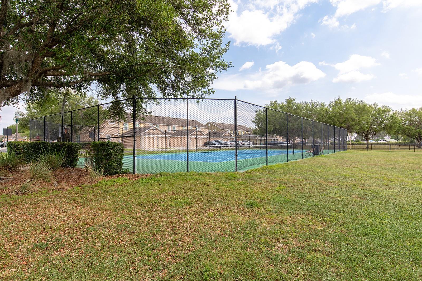 8036 EDGEWOOD FOREST DR