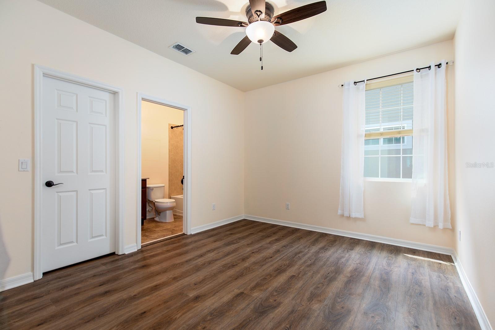 8036 EDGEWOOD FOREST DR