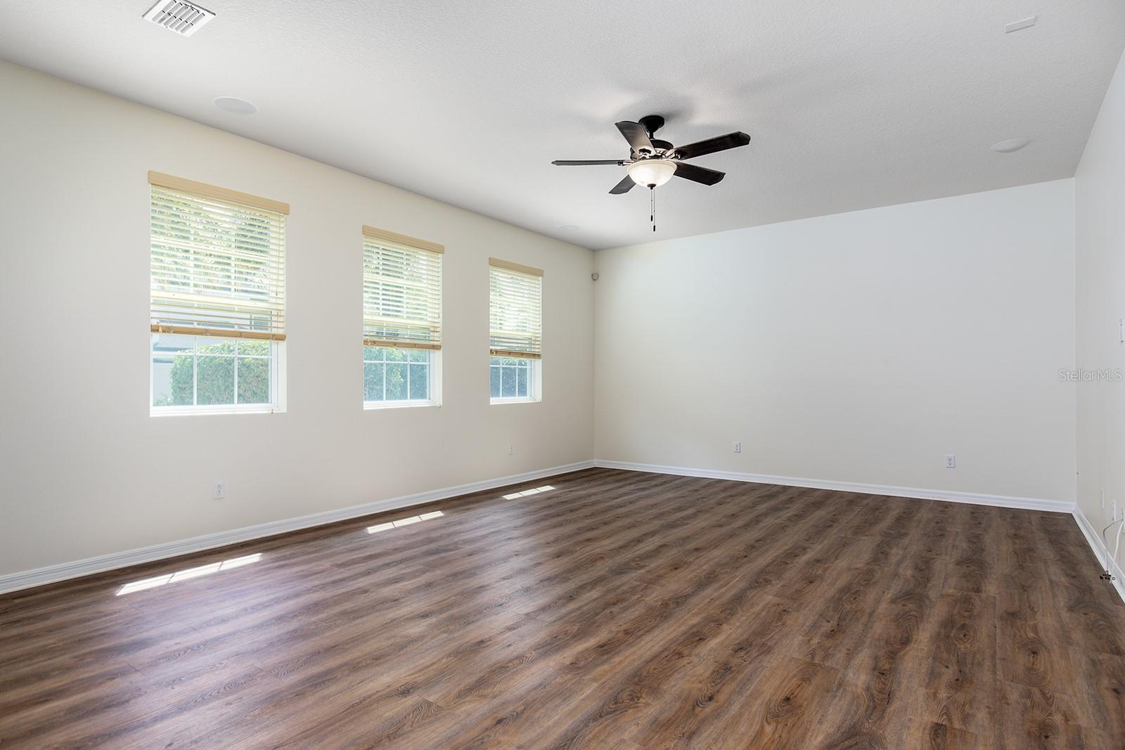 8036 EDGEWOOD FOREST DR