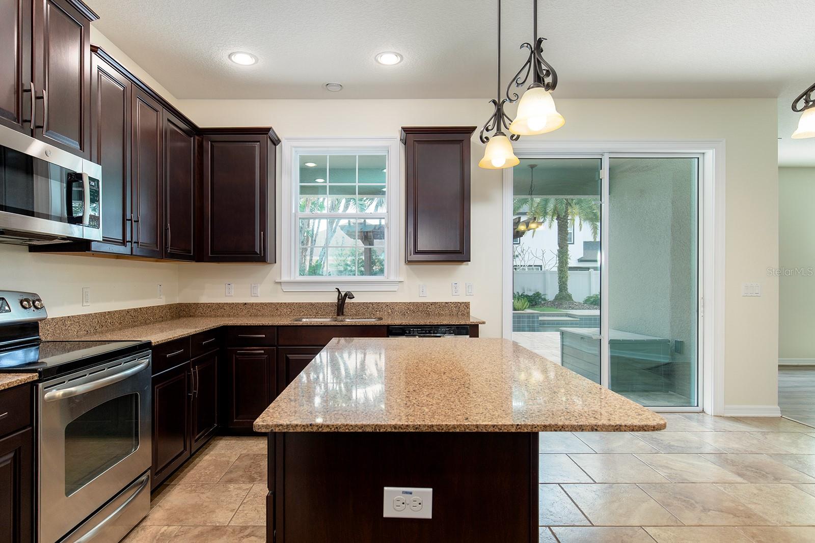 8036 EDGEWOOD FOREST DR