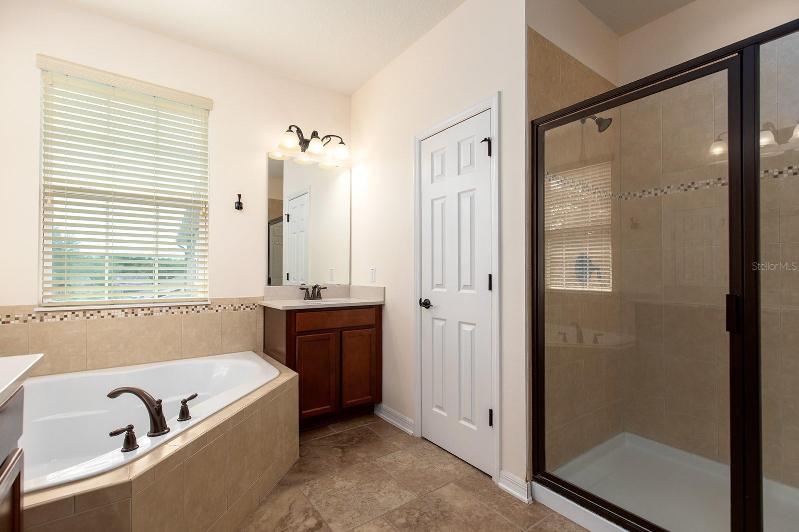 8036 EDGEWOOD FOREST DR