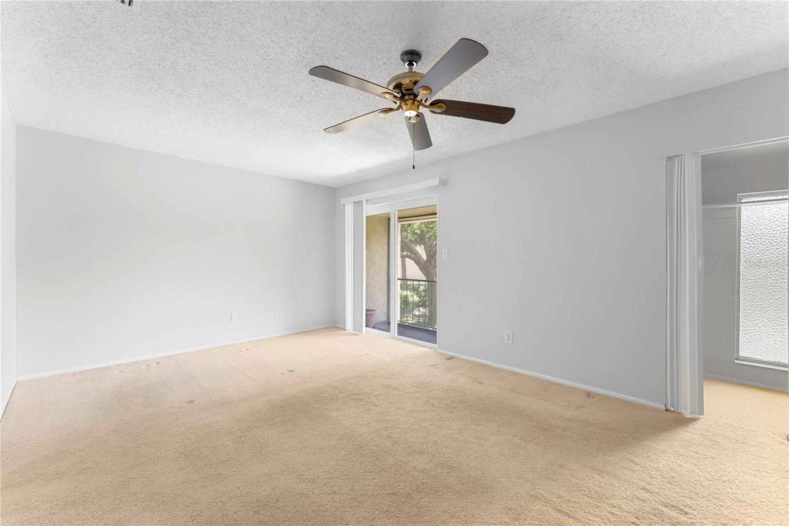 818 PARK LAKE CIR #10