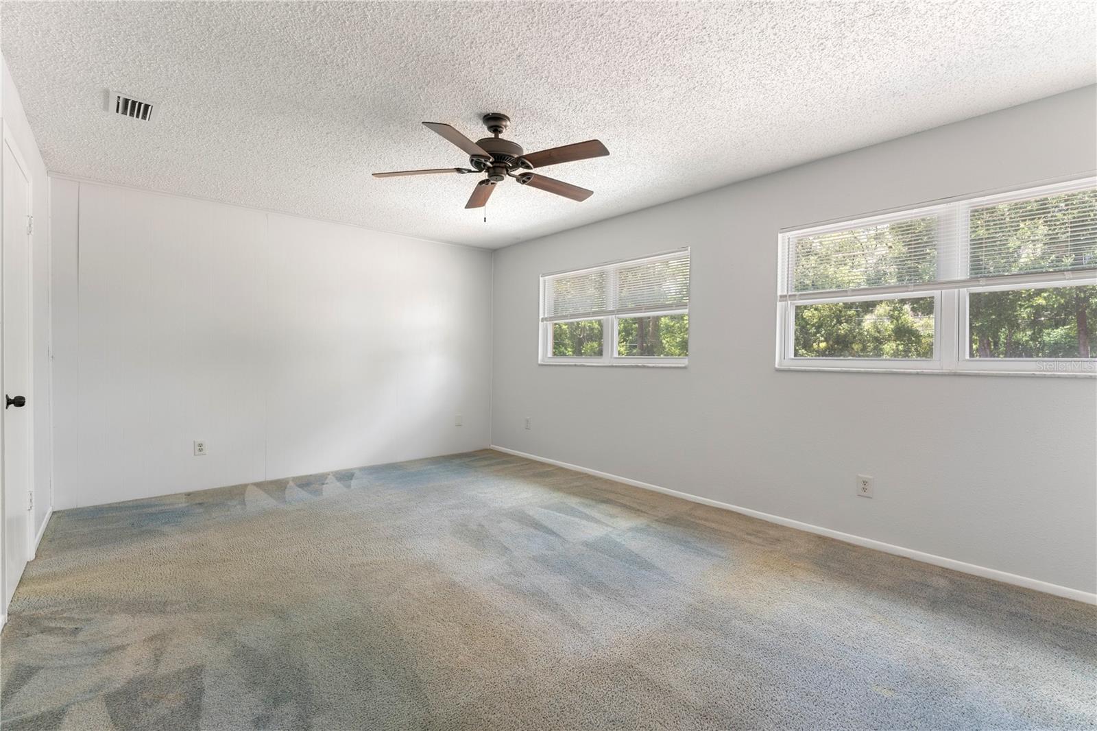 818 PARK LAKE CIR #10