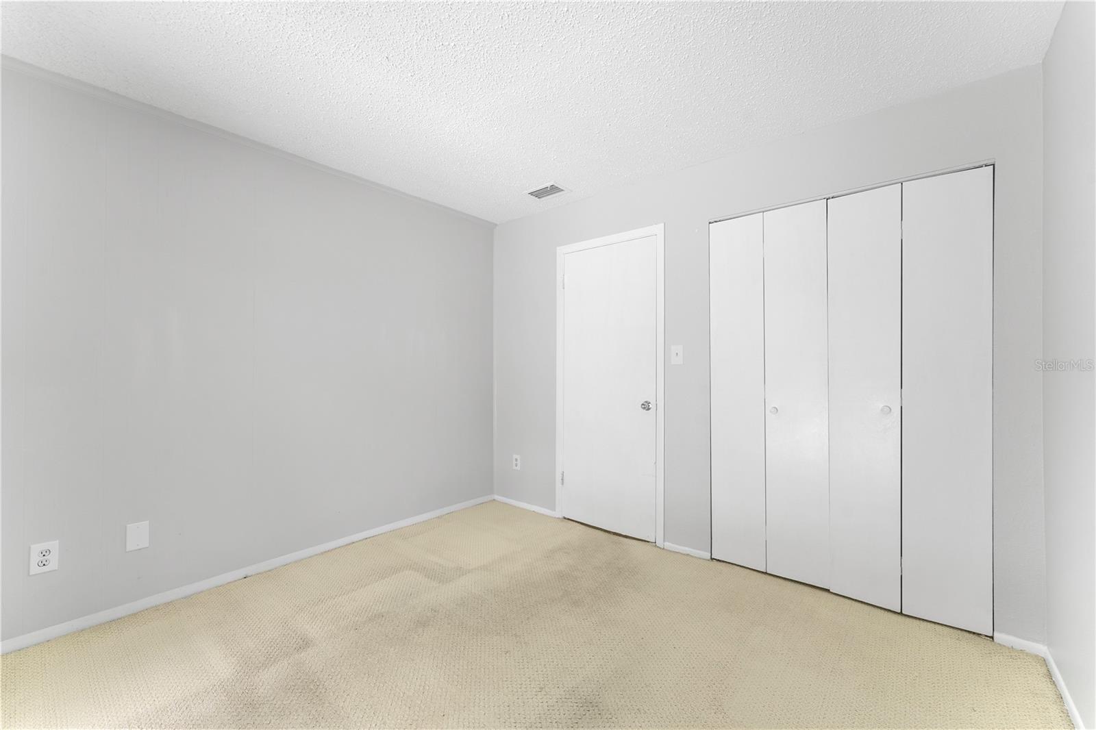 818 PARK LAKE CIR #10