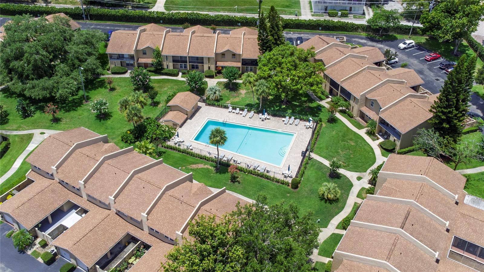 818 PARK LAKE CIR #10