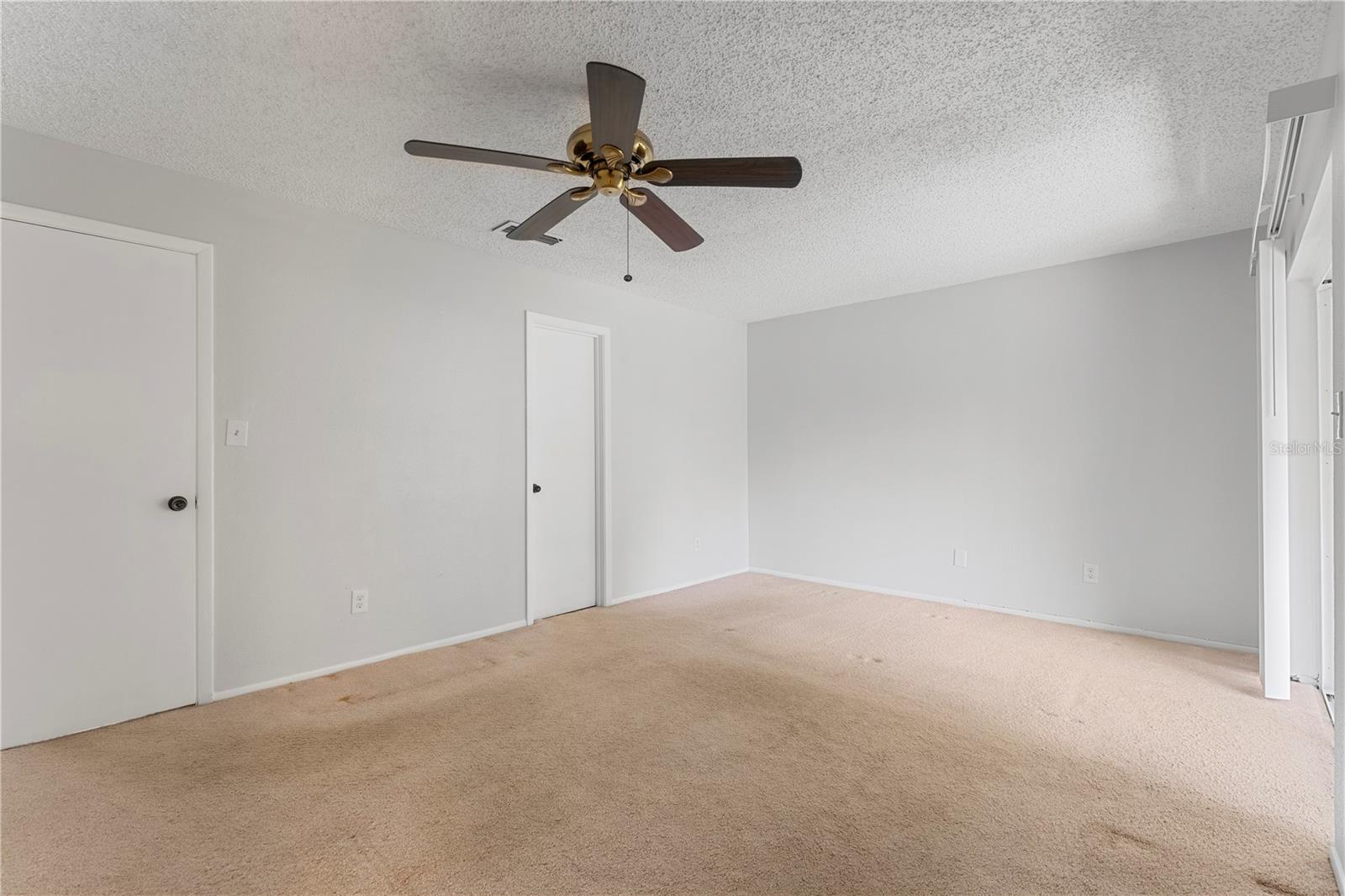 818 PARK LAKE CIR #10