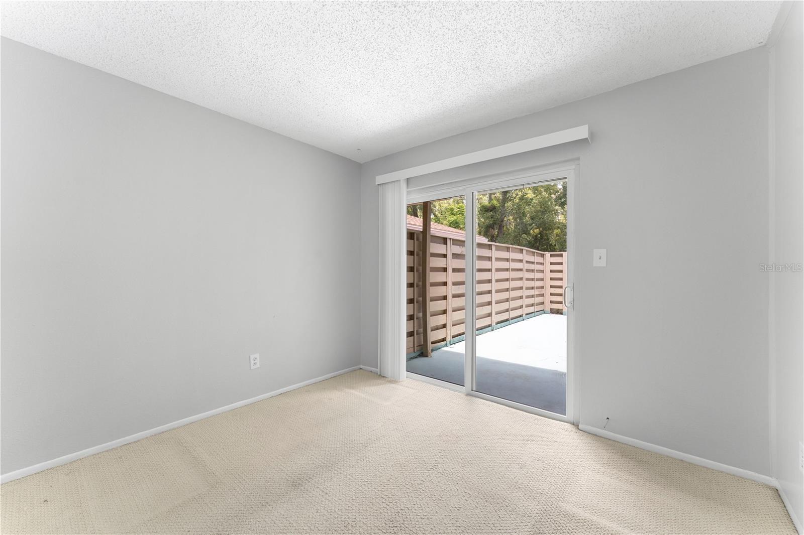 818 PARK LAKE CIR #10