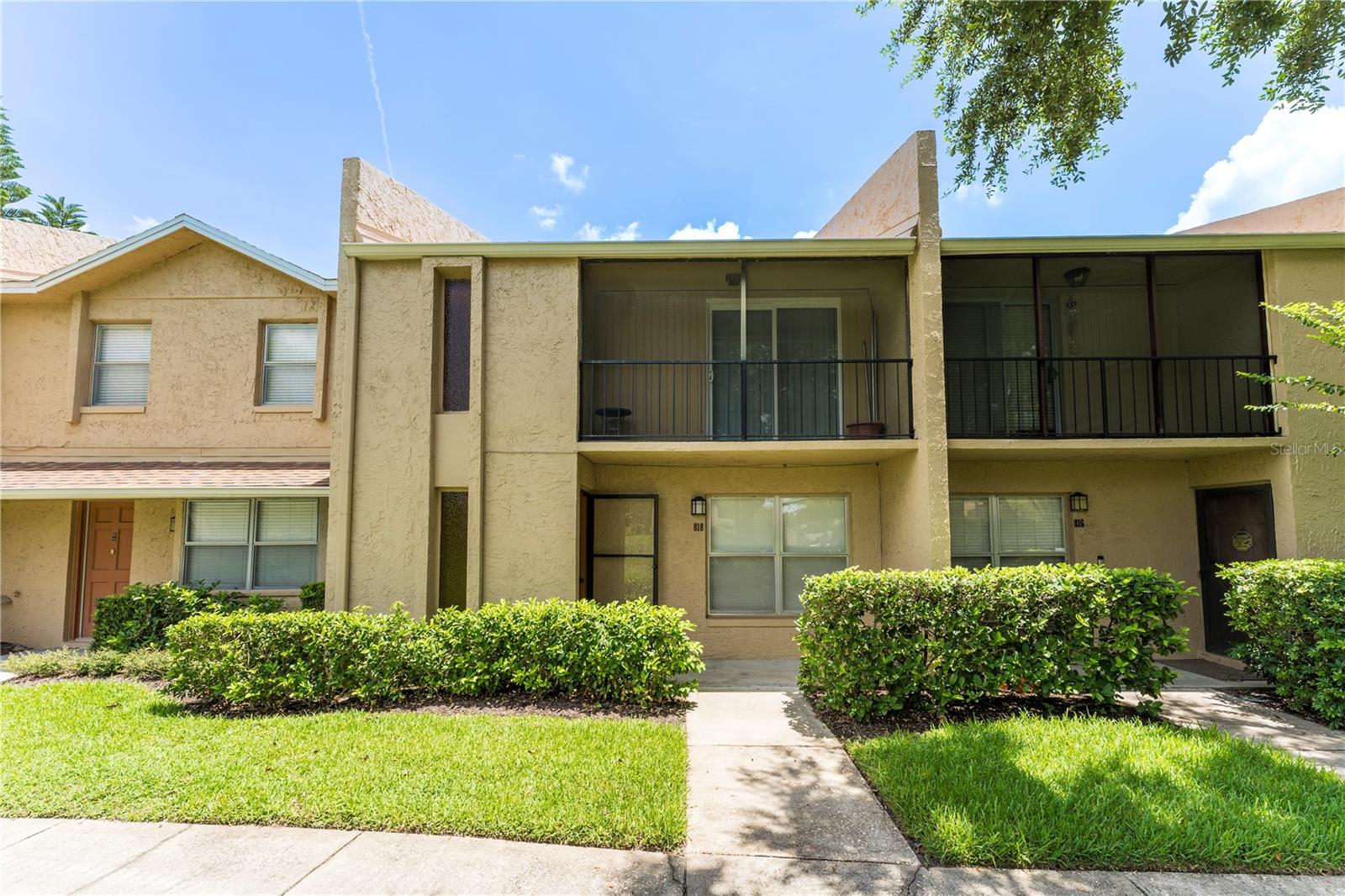 818 PARK LAKE CIR #10