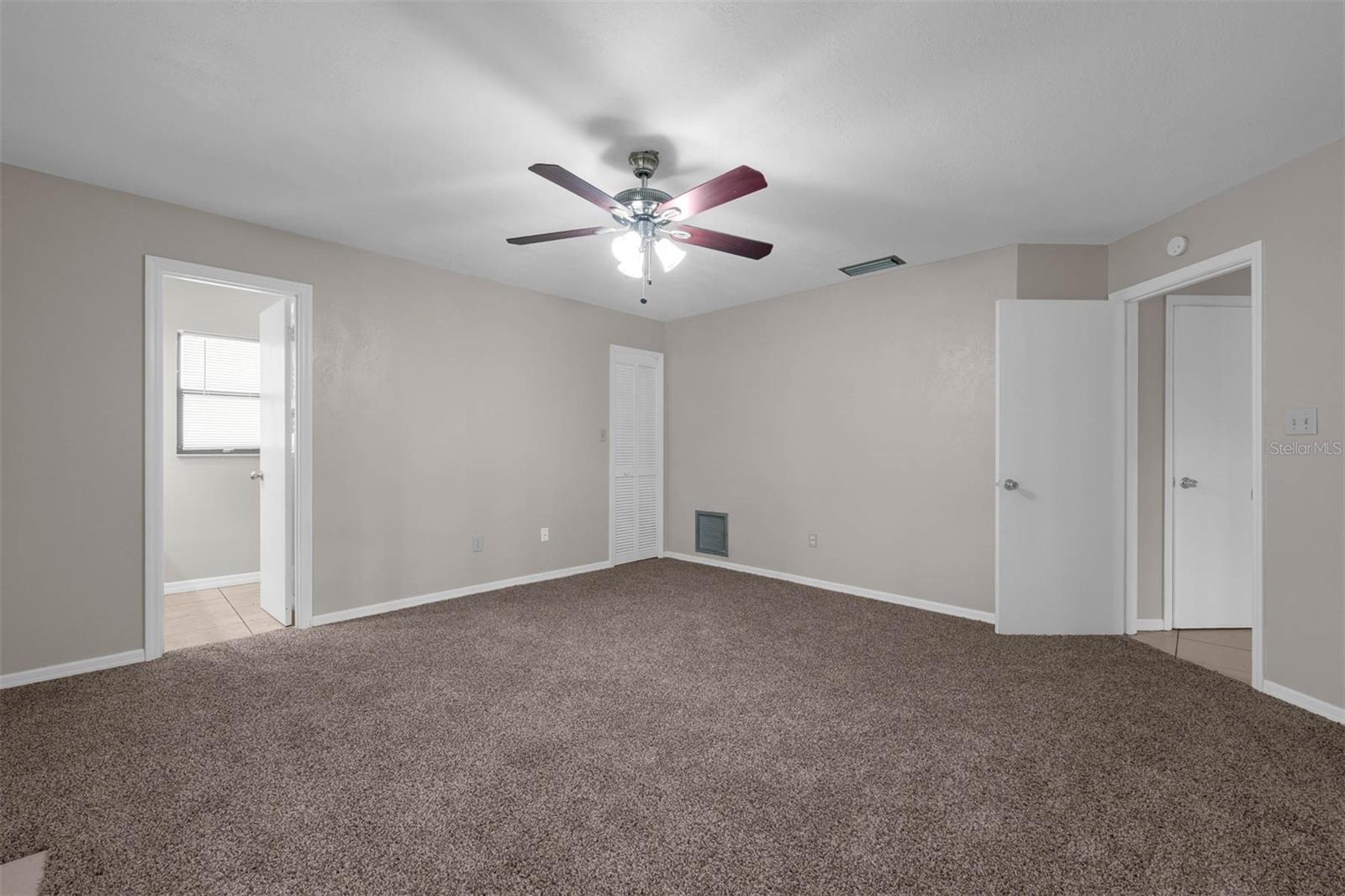 525 GARDEN HEIGHTS DR
