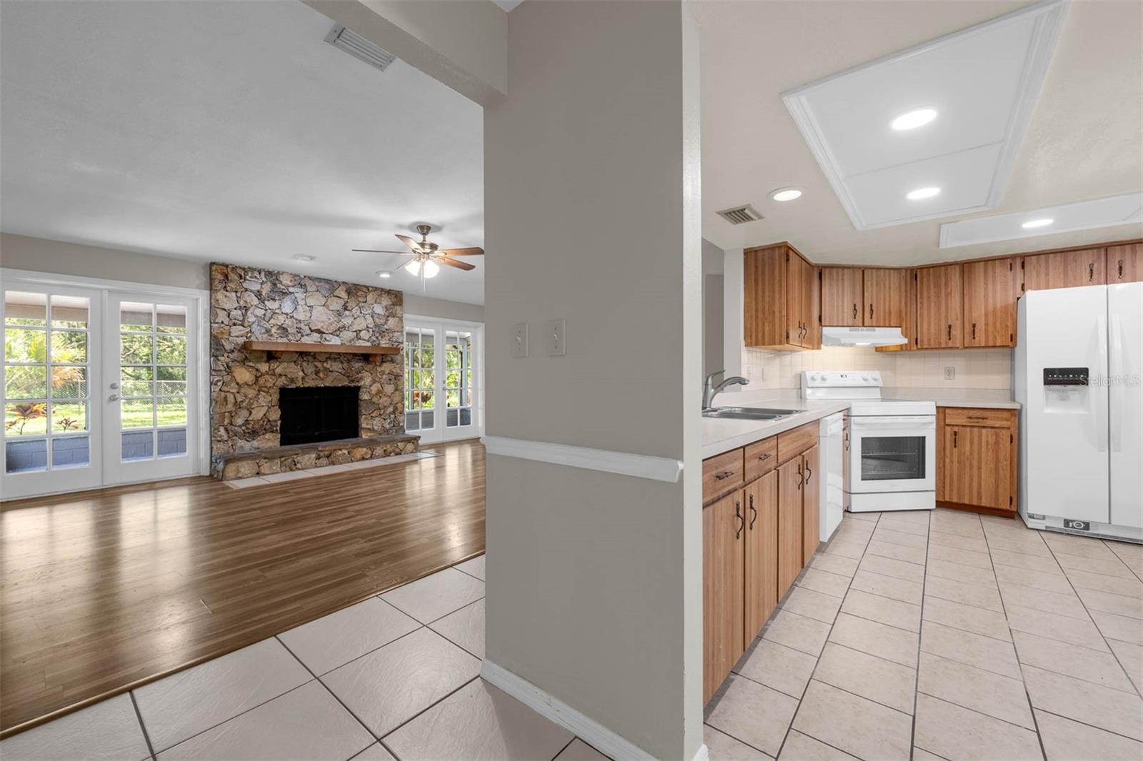 525 GARDEN HEIGHTS DR