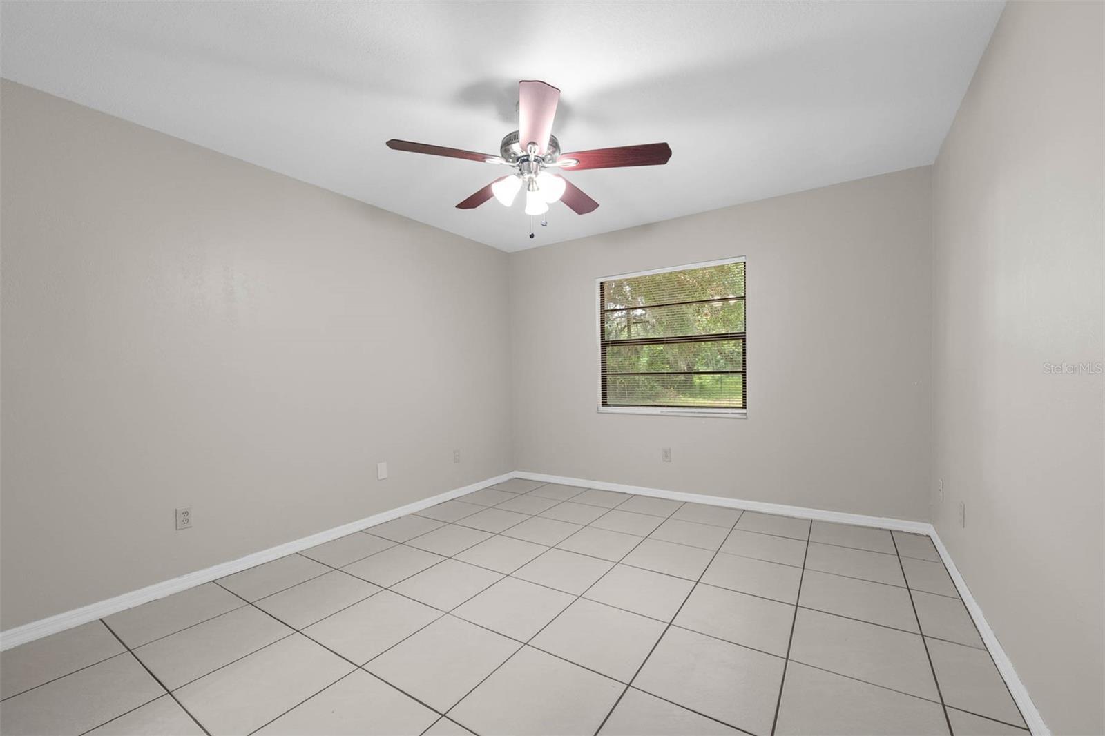 525 GARDEN HEIGHTS DR