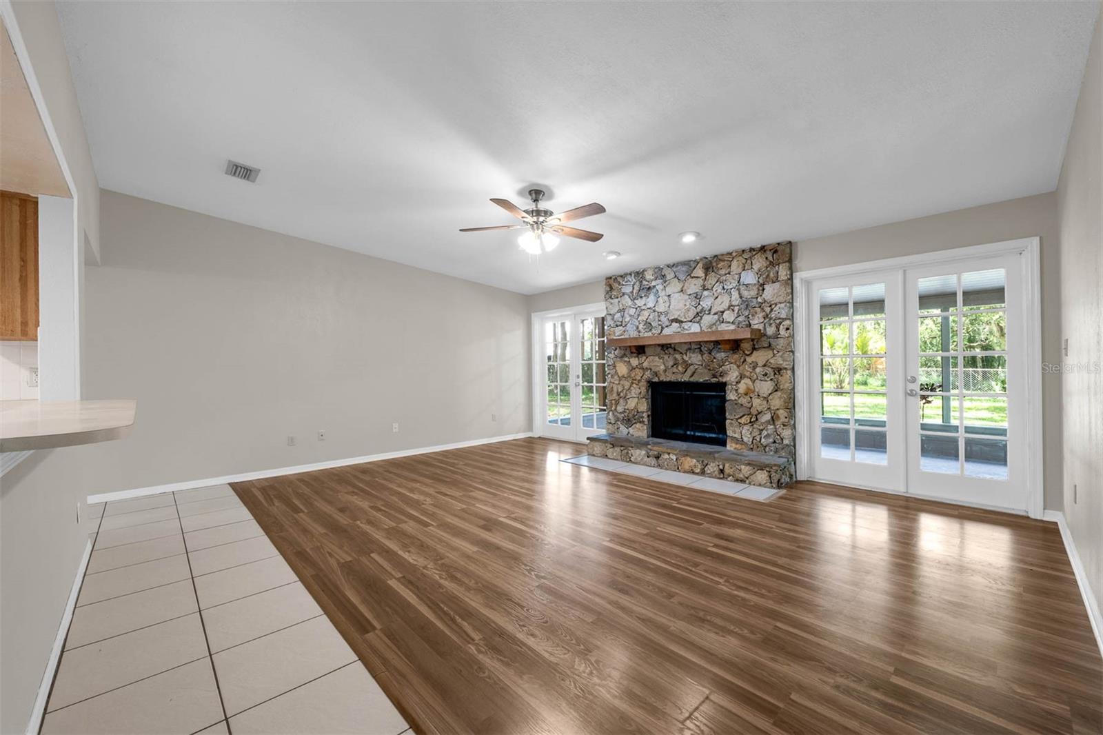 525 GARDEN HEIGHTS DR