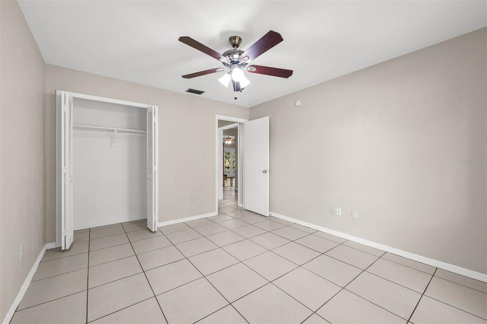 525 GARDEN HEIGHTS DR