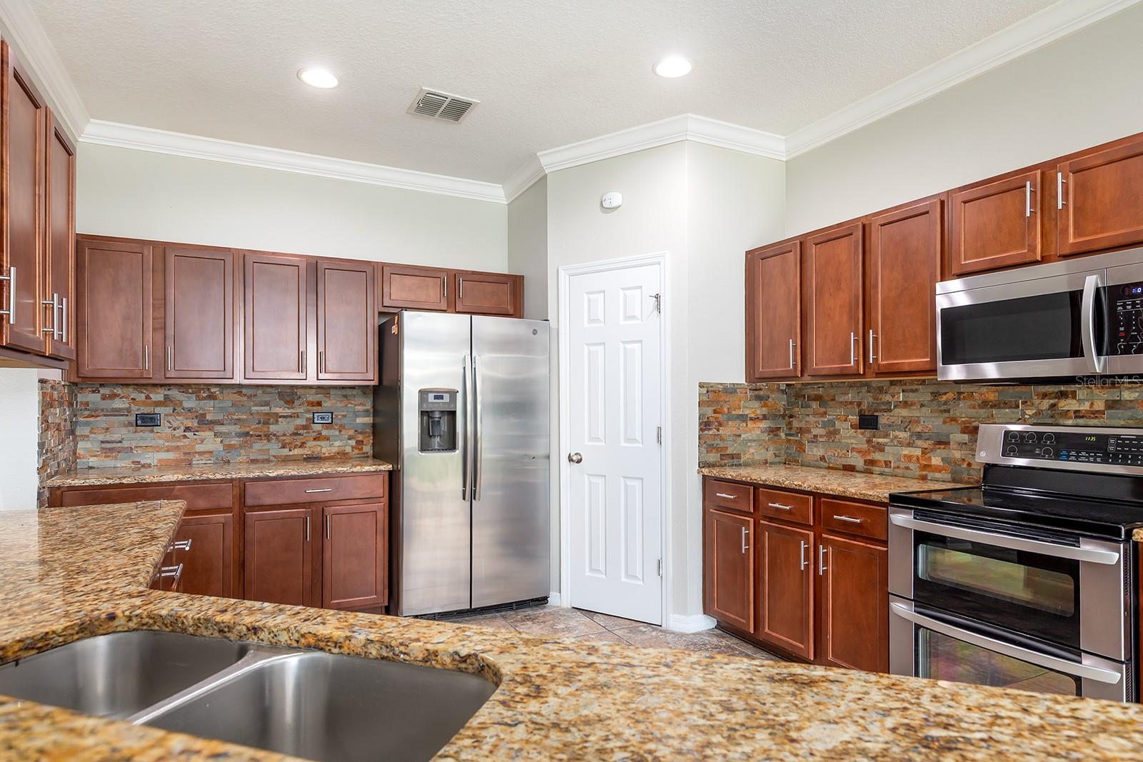 15505 BELLE MEADE DR