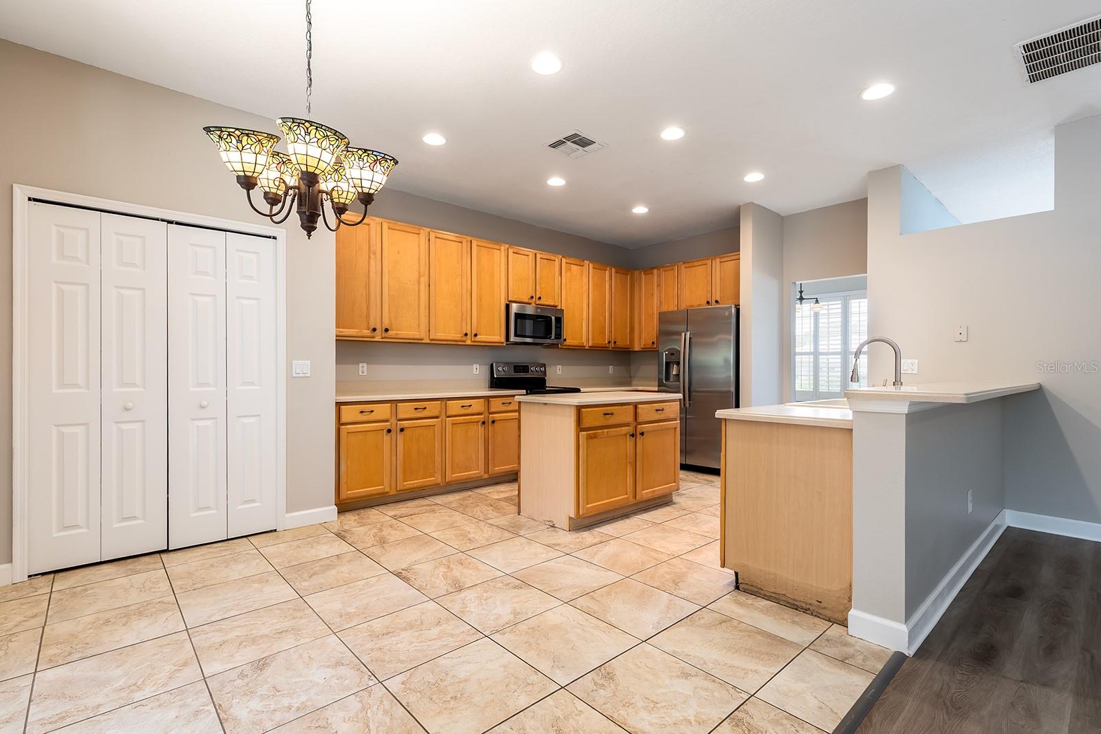 2049 WINTERMERE POINTE DR