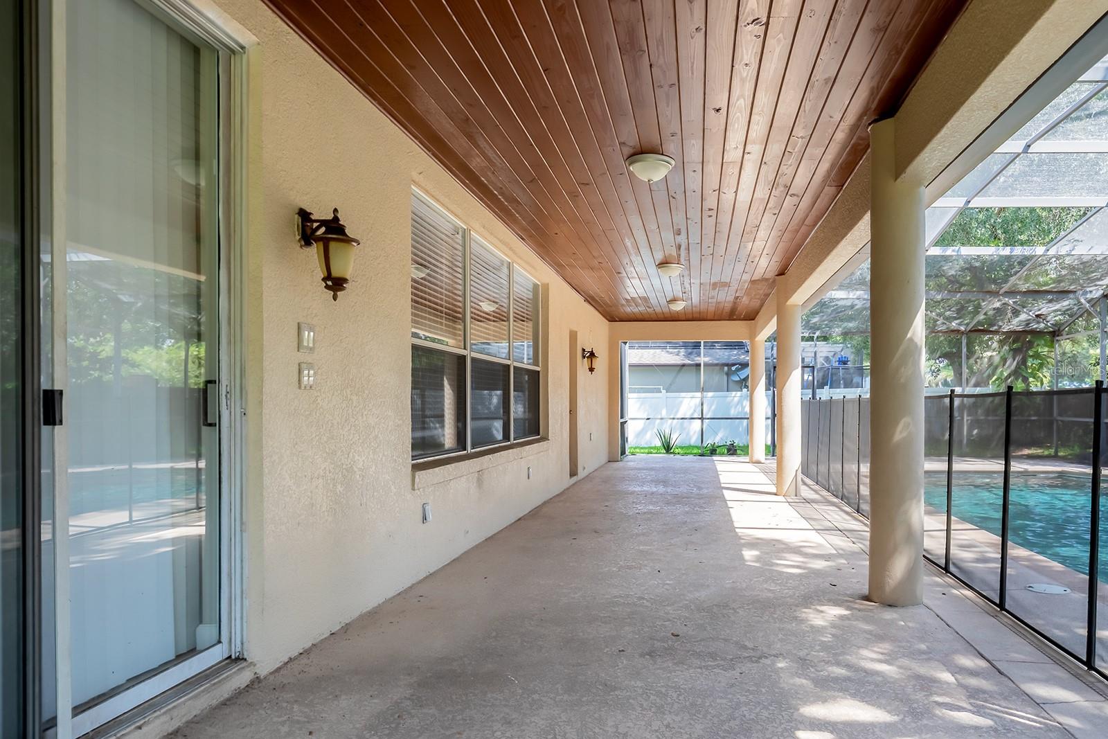 2049 WINTERMERE POINTE DR