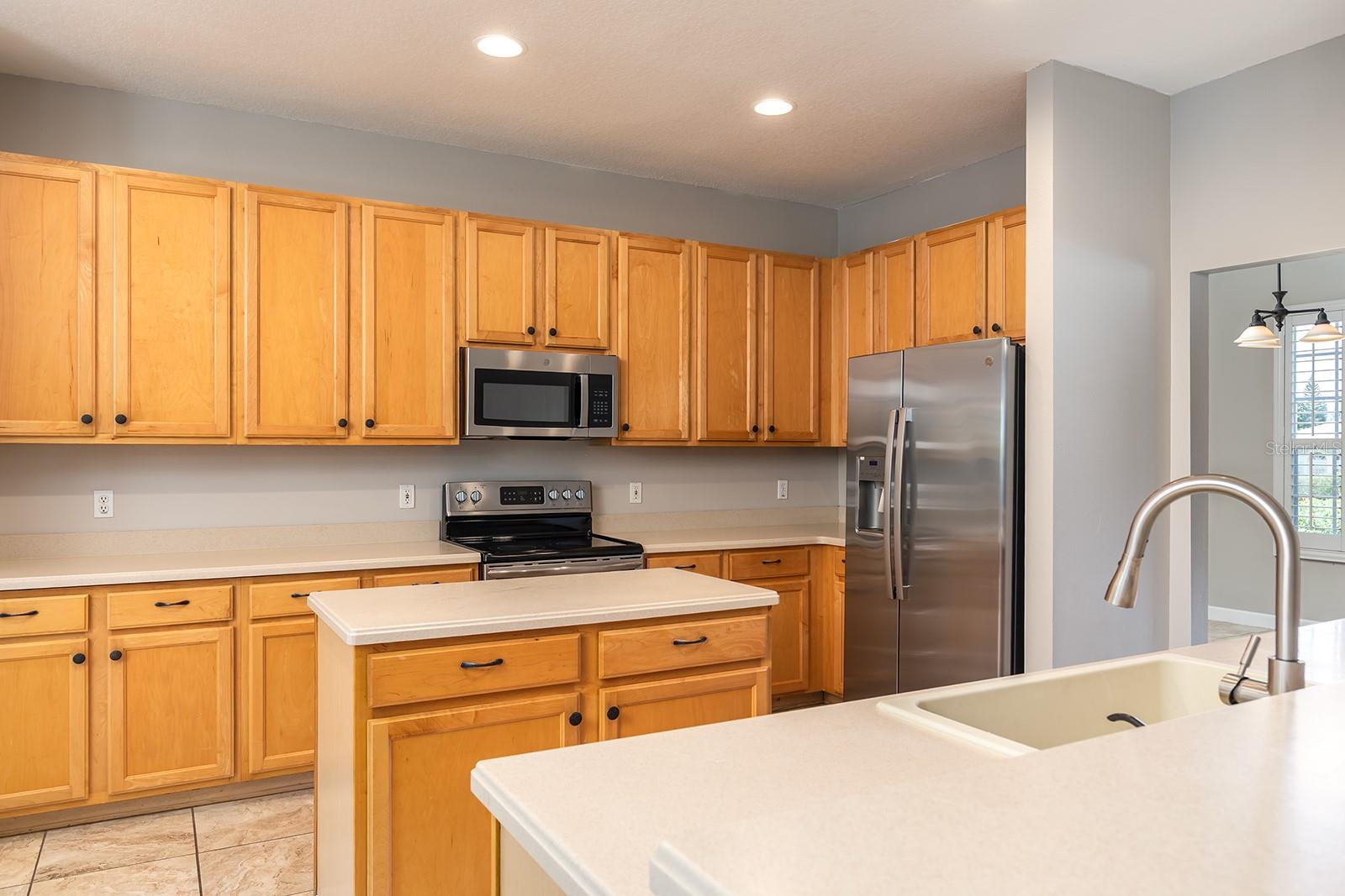 2049 WINTERMERE POINTE DR