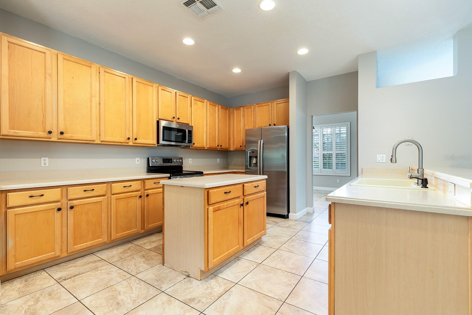 2049 WINTERMERE POINTE DR