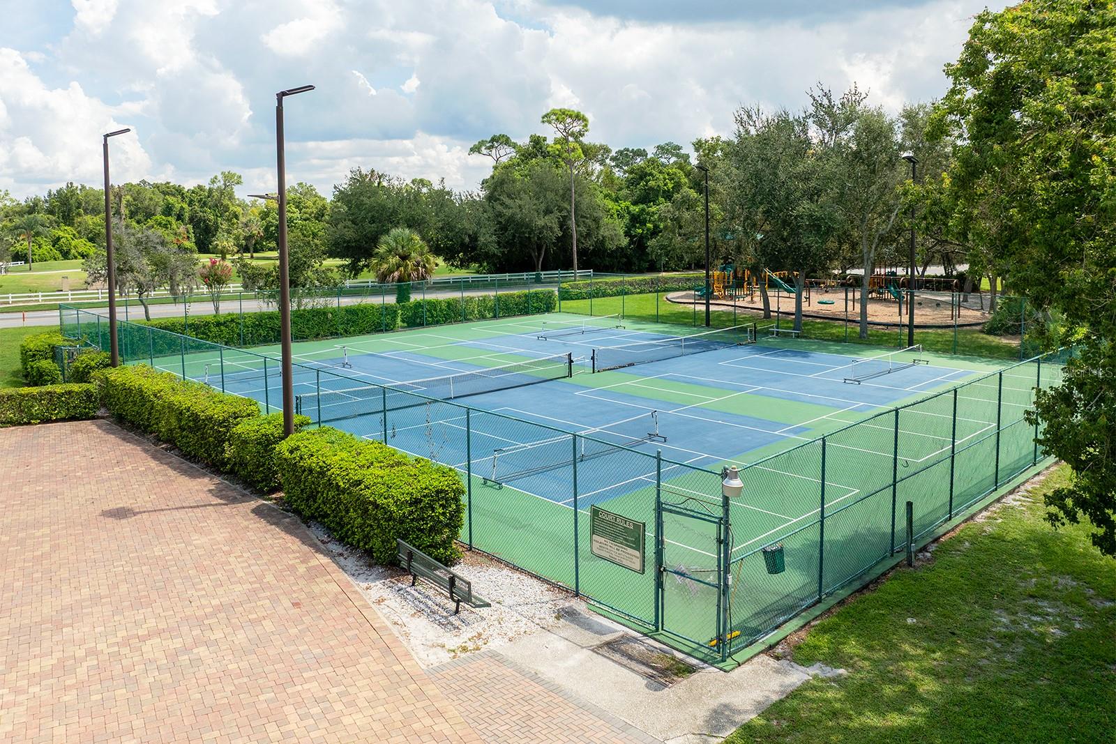 215 CANTERCLUB TRL