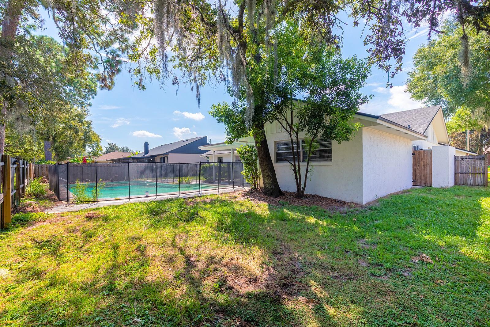 215 CANTERCLUB TRL