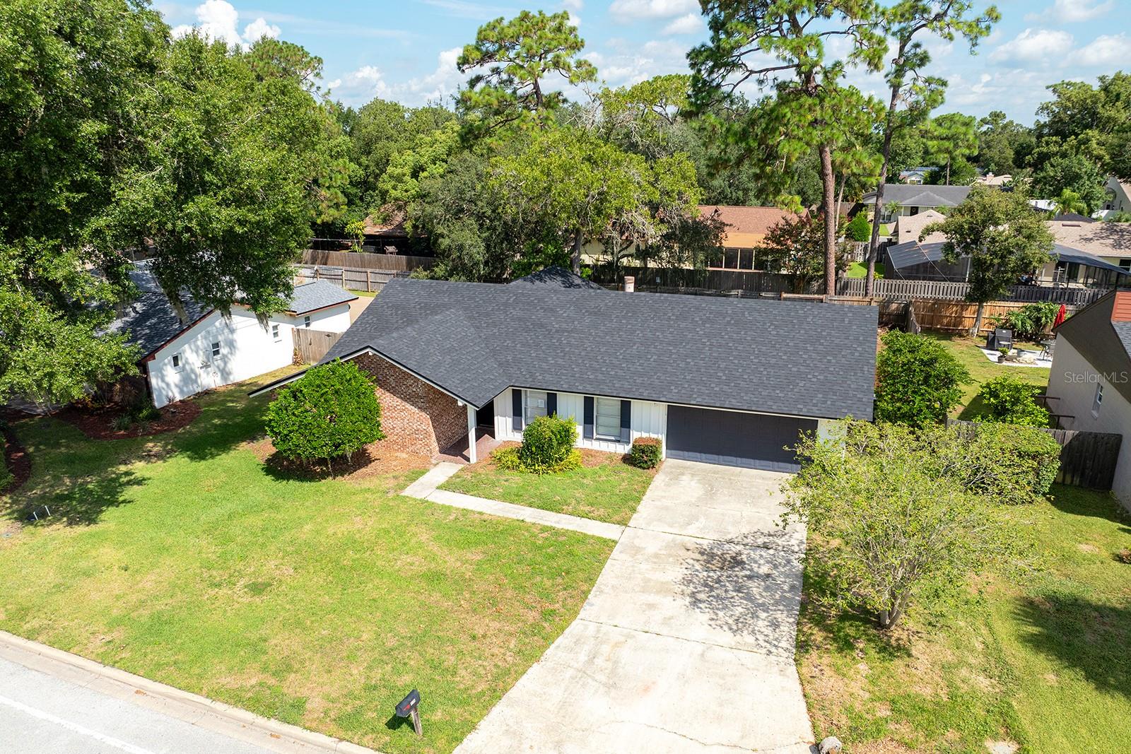 215 CANTERCLUB TRL