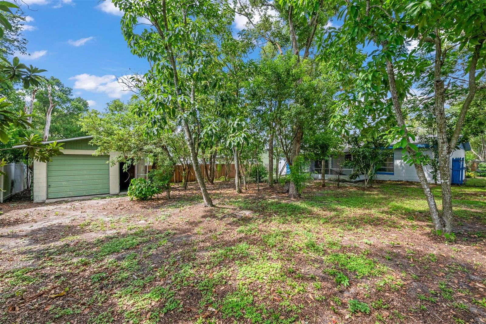 881 KIMBALL DR