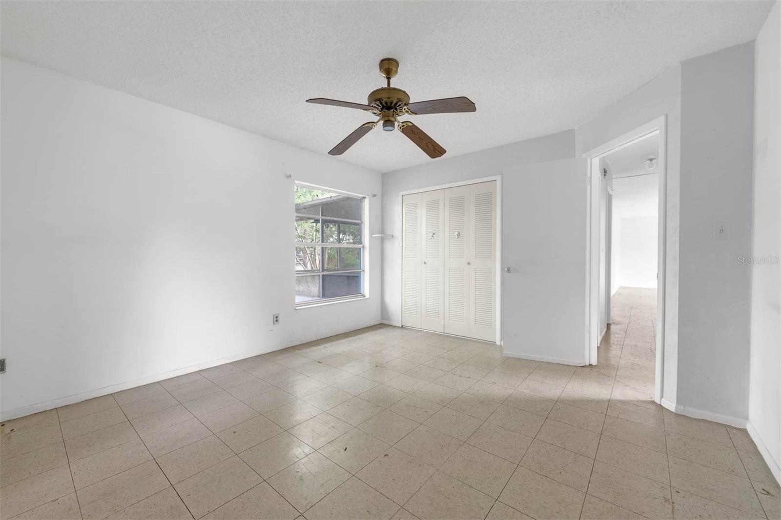 881 KIMBALL DR