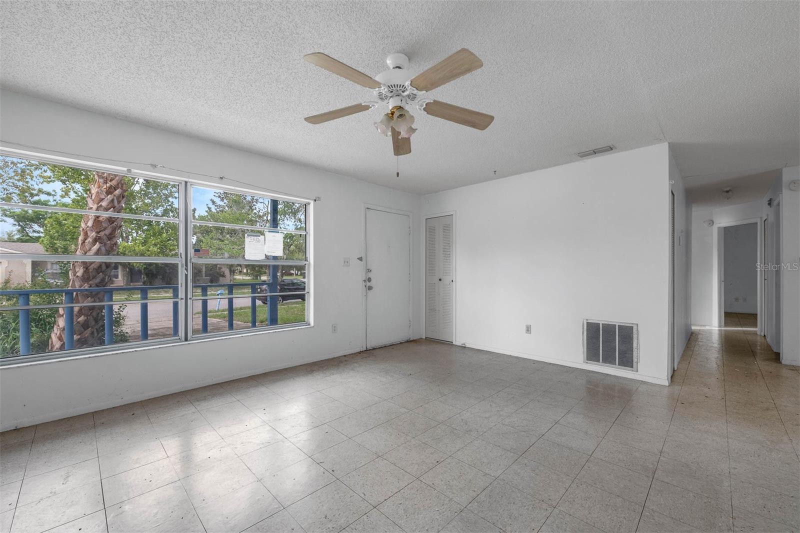 881 KIMBALL DR