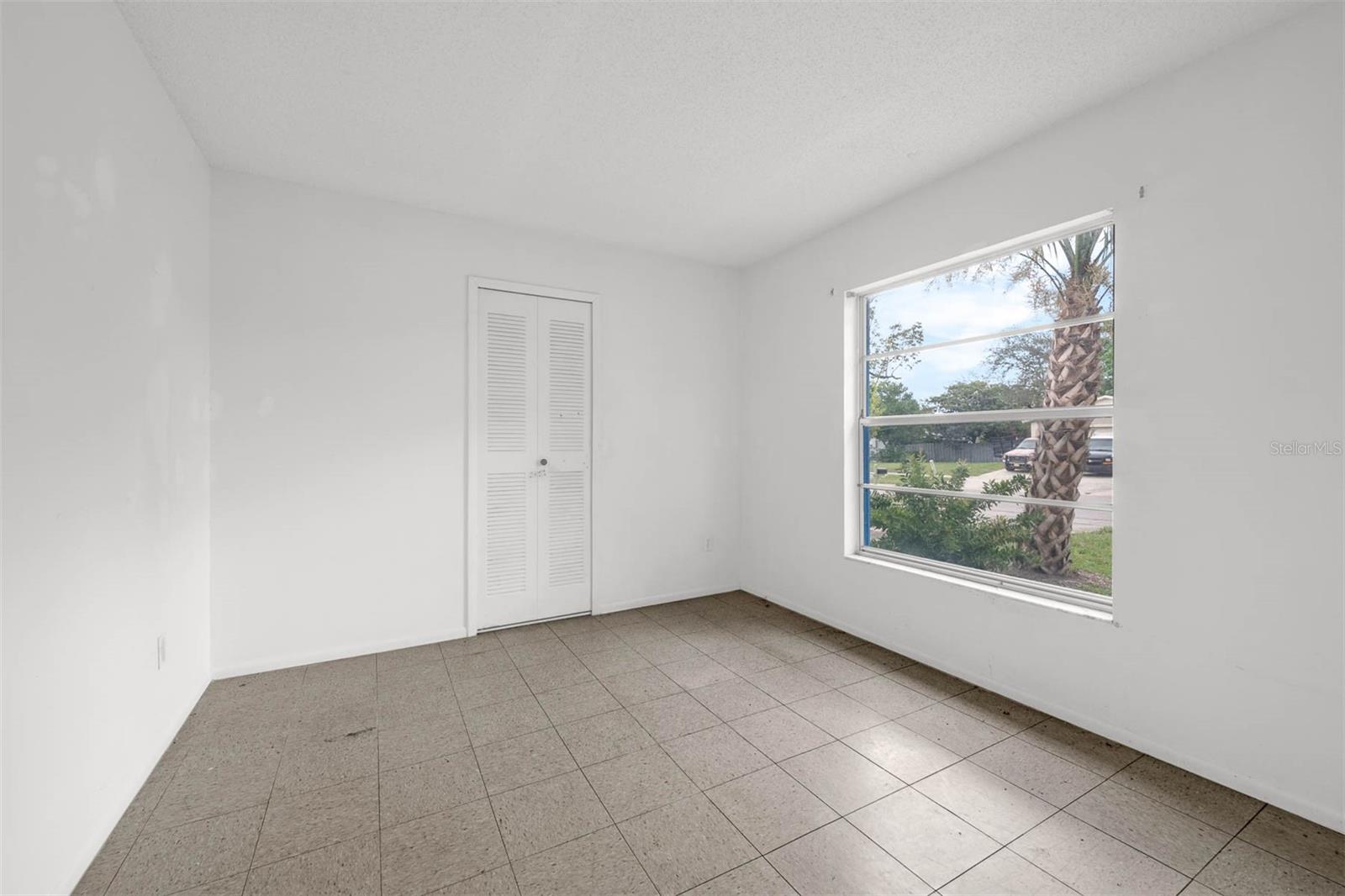 881 KIMBALL DR
