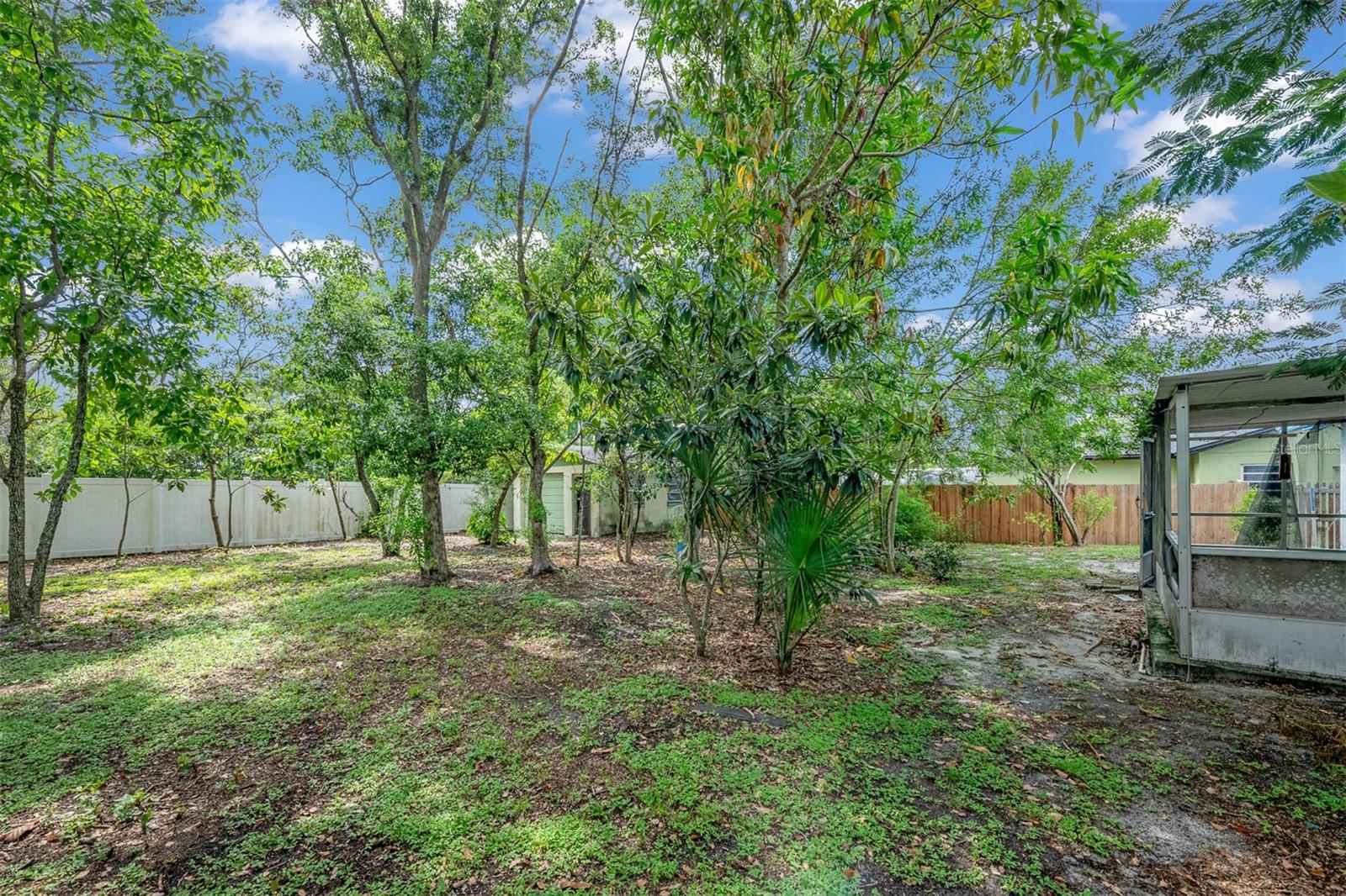 881 KIMBALL DR