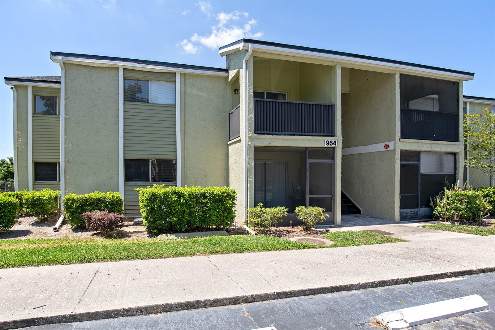 954 LAKE DESTINY RD #H