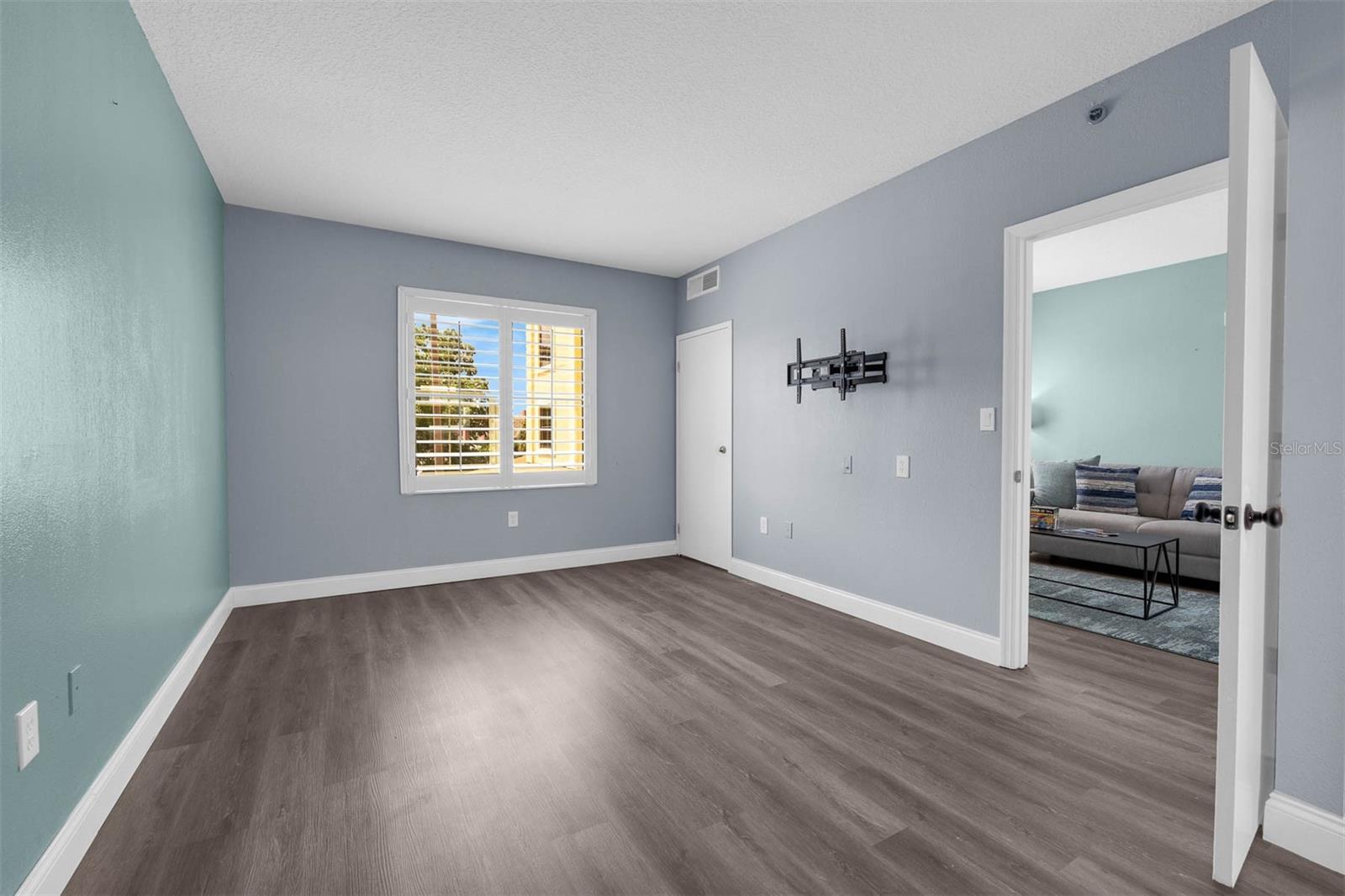 7601 CANADA AVE #208