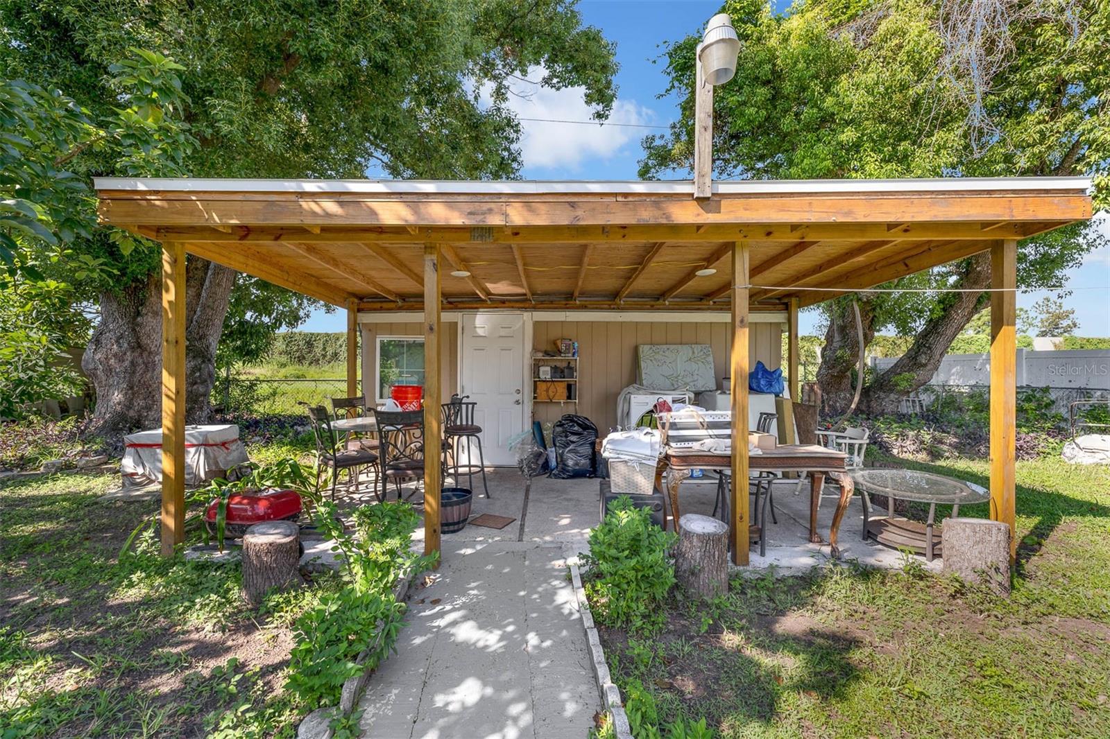 6228 HILLWOOD DR
