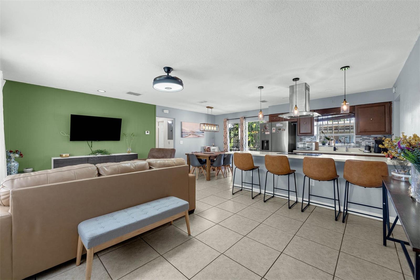 6228 HILLWOOD DR