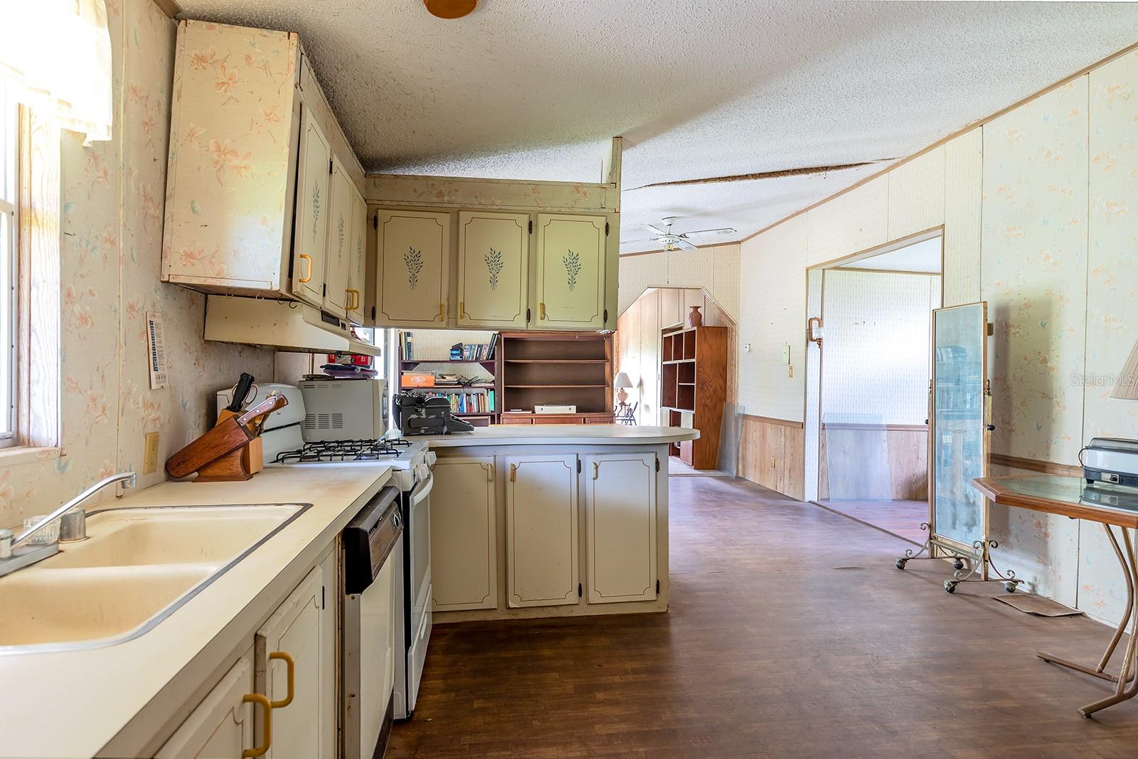 3261 LA SALLE AVE