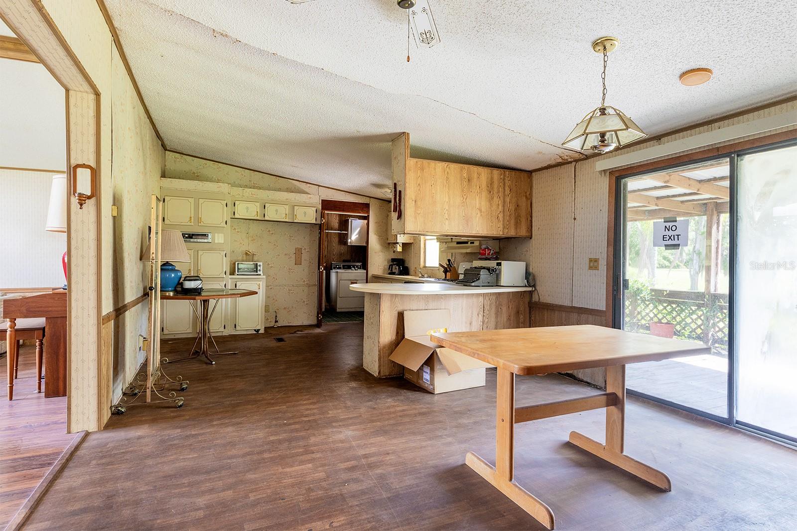 3261 LA SALLE AVE