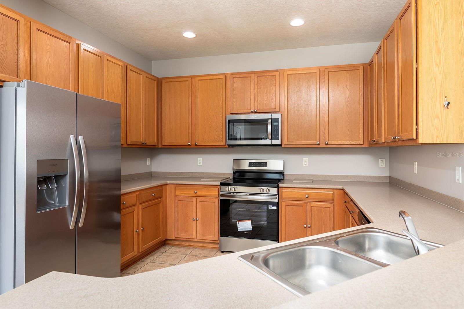 3072 SEAVIEW CASTLE DR