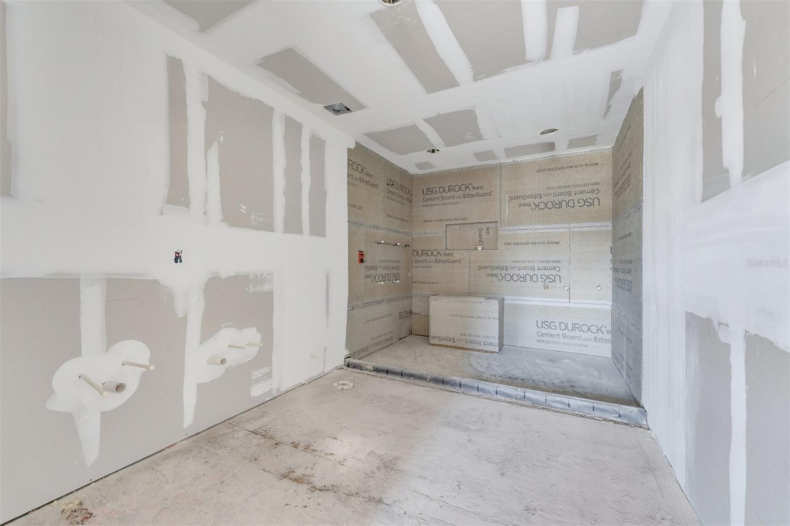 2960 WHITE MAGNOLIA LOOP