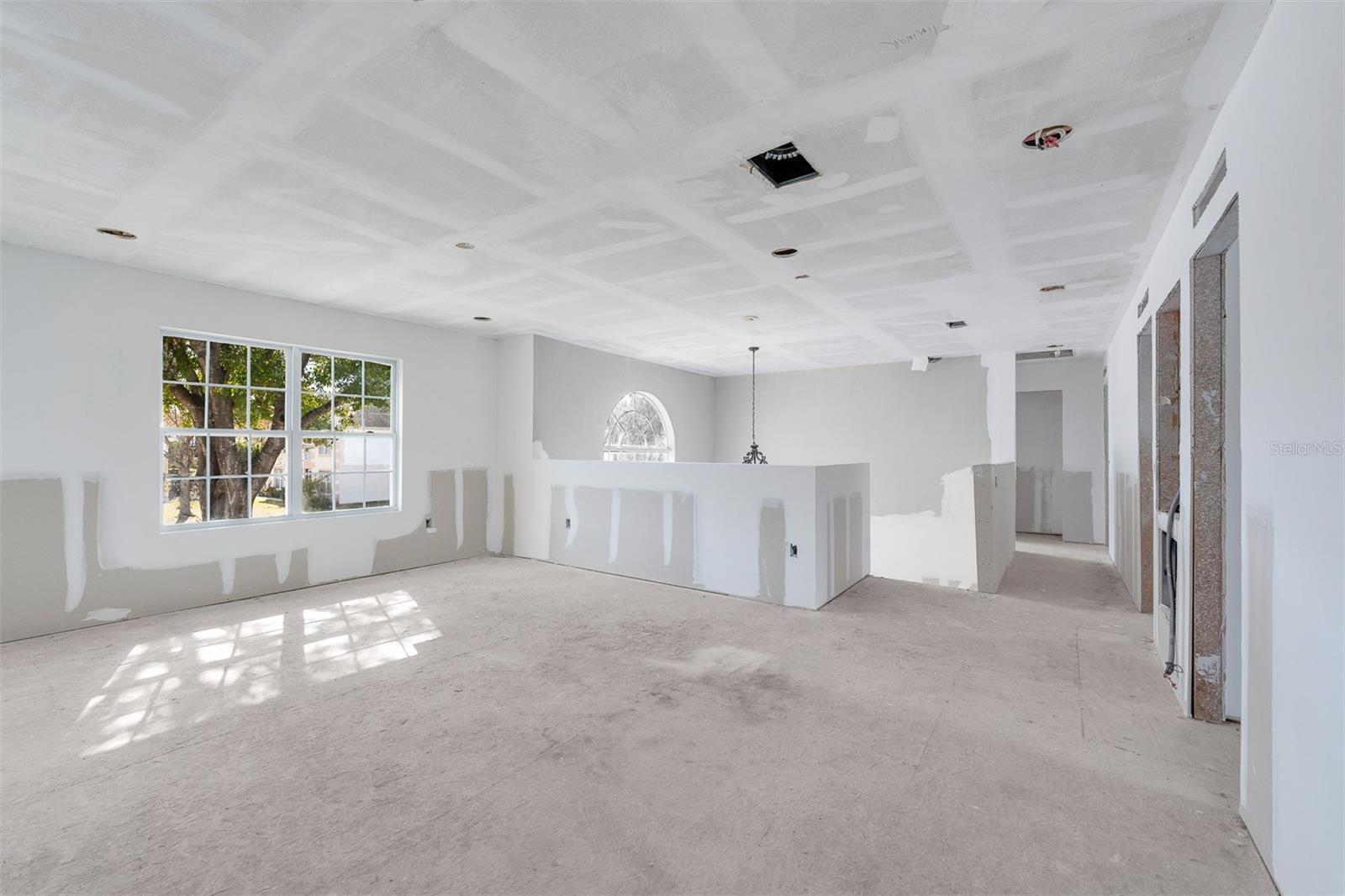 2960 WHITE MAGNOLIA LOOP